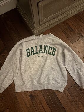 H&M Light Gray Crewneck Sweatshirt with Dark Green Graphic